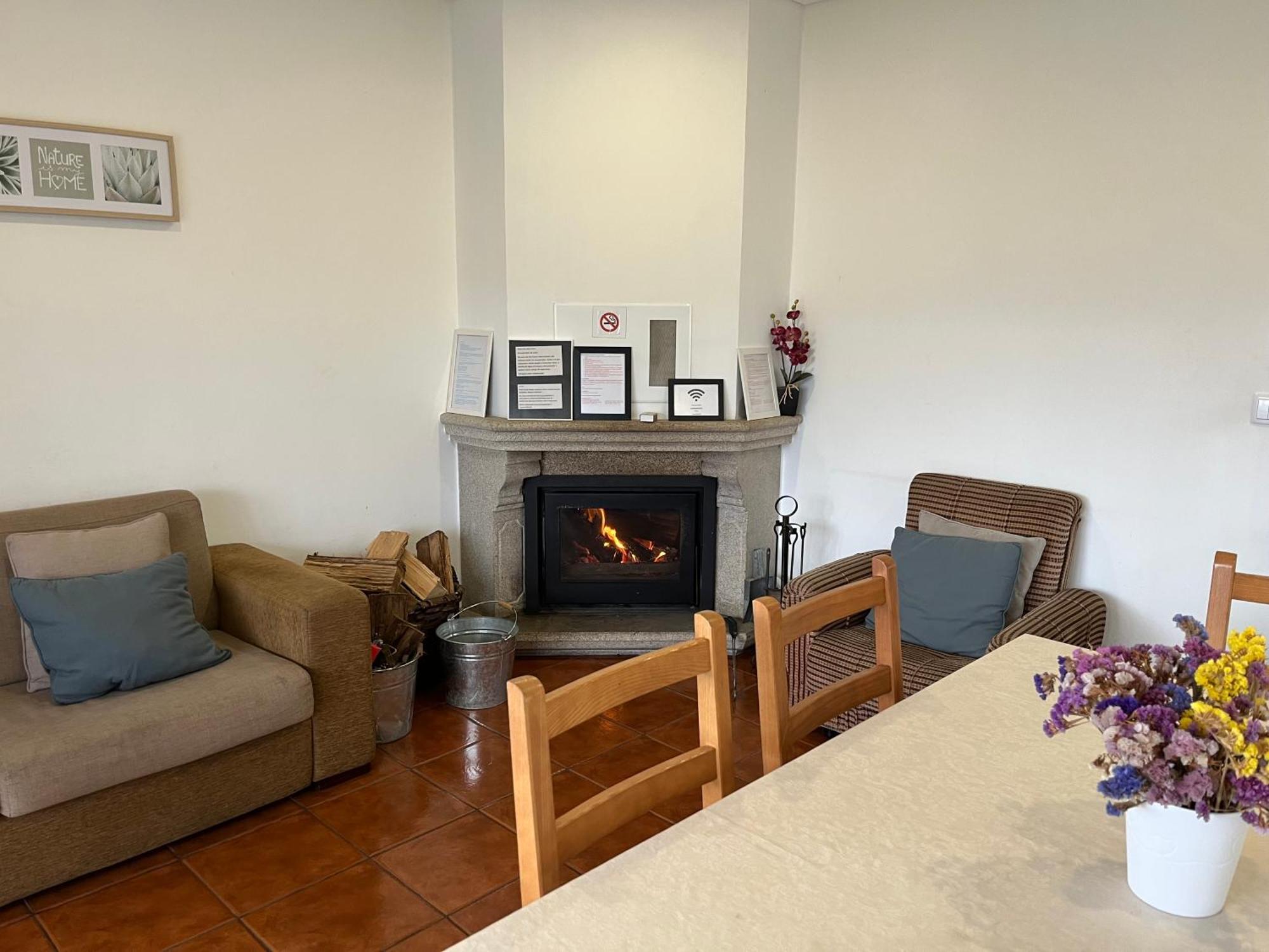 Casa De Casarelhos - Vistas Rio, Campo E Montanha - Lareira Leilighet Geres Eksteriør bilde